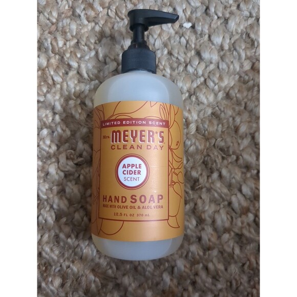 Mrs Meyers Hand Soap Clean Day Apple Cider Scent - 12.5 Oz - Pack of 1 - Picture 3 of 4